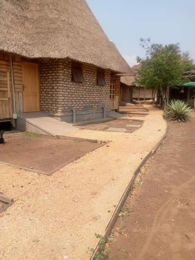 Tembo Safari Lodge Katunguru Exterior foto